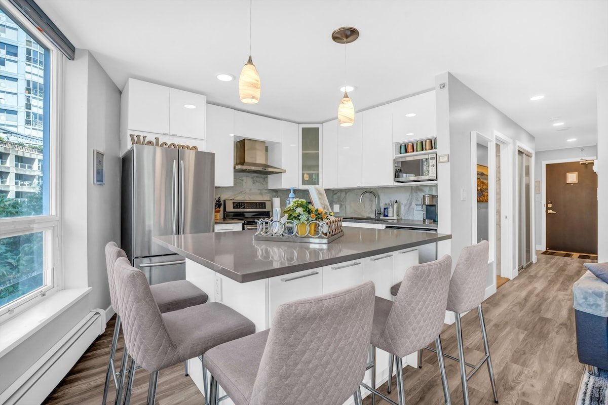 Paradise City – Skyline Hot Tub gallery image 5