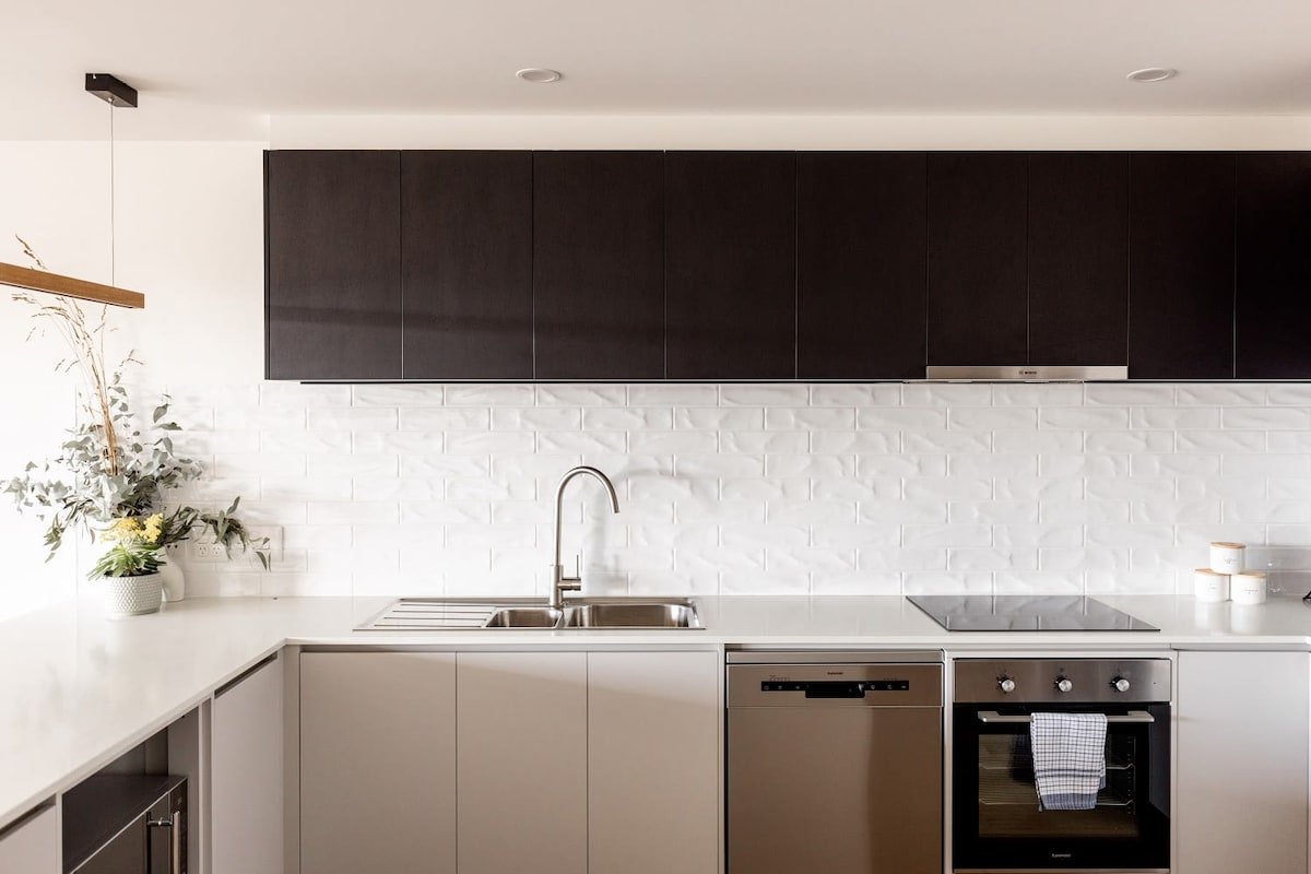 Little Island Apartments #13 gallery image 3