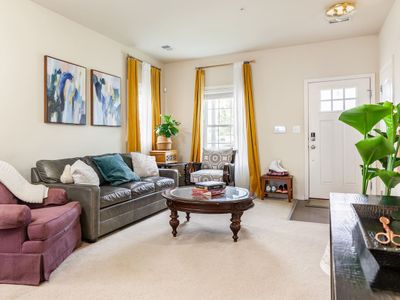 Cozy DC Loft Free Parking