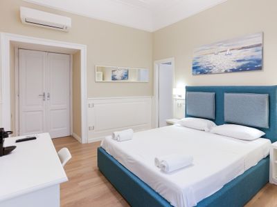 Apartment for 6 persons with 3 bathrooms in Chiaia