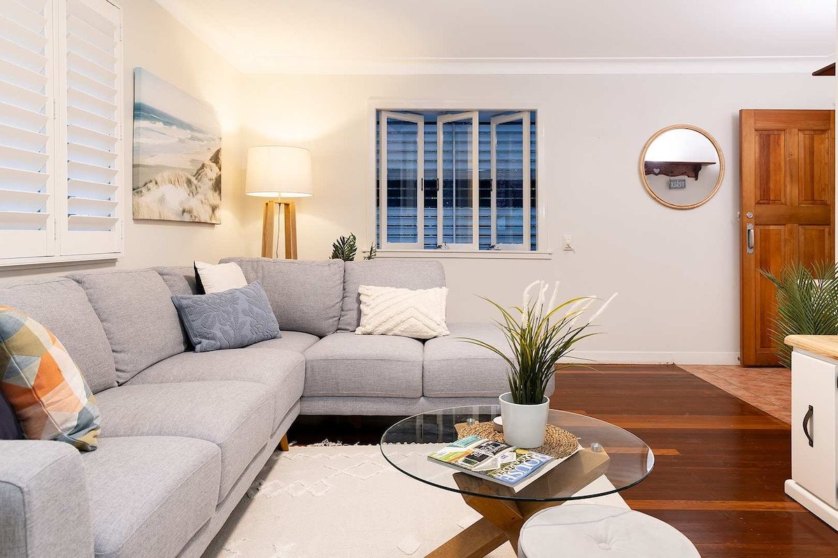 Huge Yard|6 Bedroom Central Brisbane Home|Pets gallery image 2