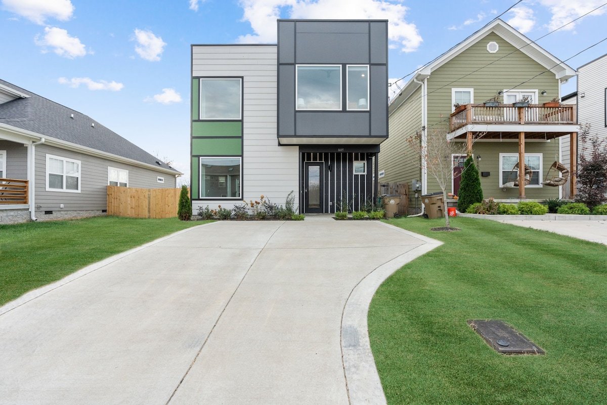 Private Pool w/ Hot Tub Minutes from Broadway gallery image 4