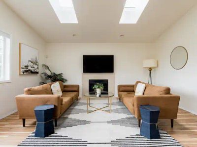 Bright 6BR Seattle Home w/ Parking+Downtown Access