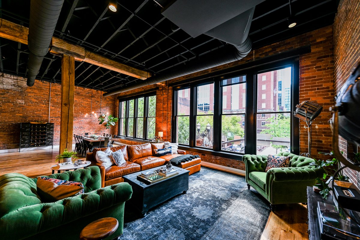 Luxury Loft w/ City View – 1 block from Broadway