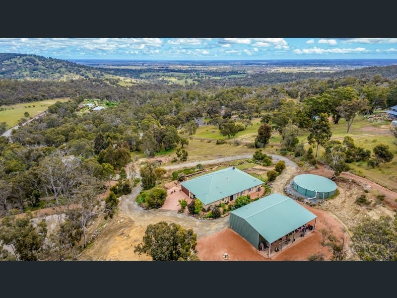 Hilltop bush retreat large families and groups gallery image 3