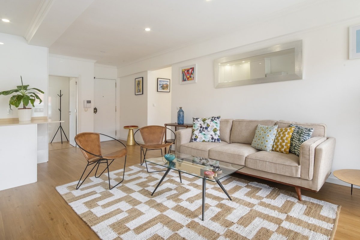 LvPremier Amoreiras AM3- modern, space, ac, lift gallery image 3