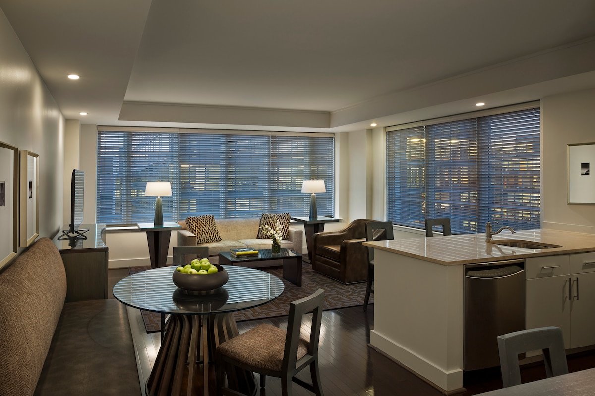 2BR Platinum Suite/Walk to White House Nat’l Mall gallery image 3