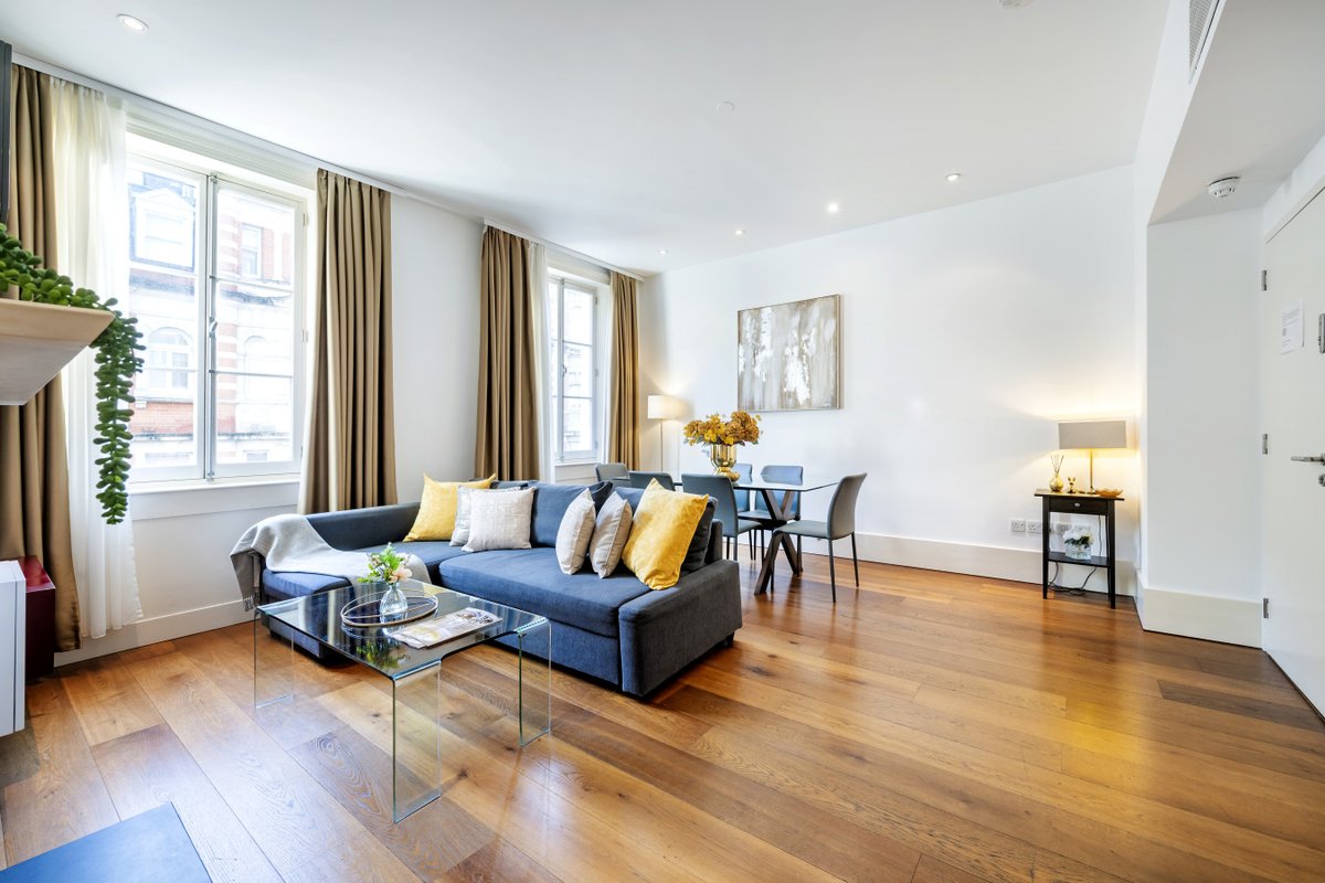 Mayfair’s Finest: Modern 2 bedroom apartment!