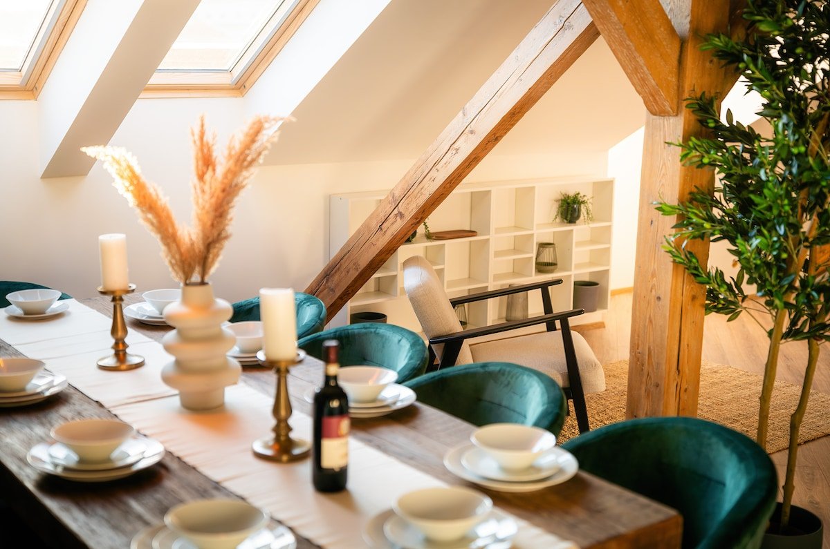 6BR Castle V!EWS A/C luxury Dolce Vita apartment gallery image 5