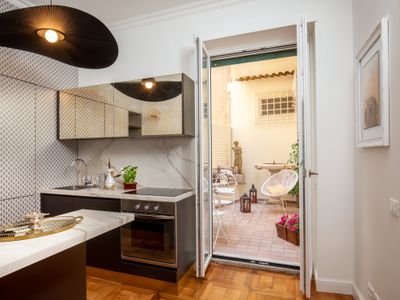 Vicino Piazza di Spagna: lusso, 3 camere, cantina