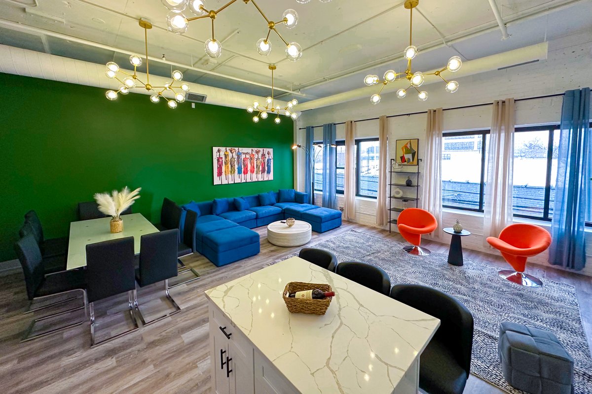 Spacious 6BR Suite Near McCormick & Soldier Field