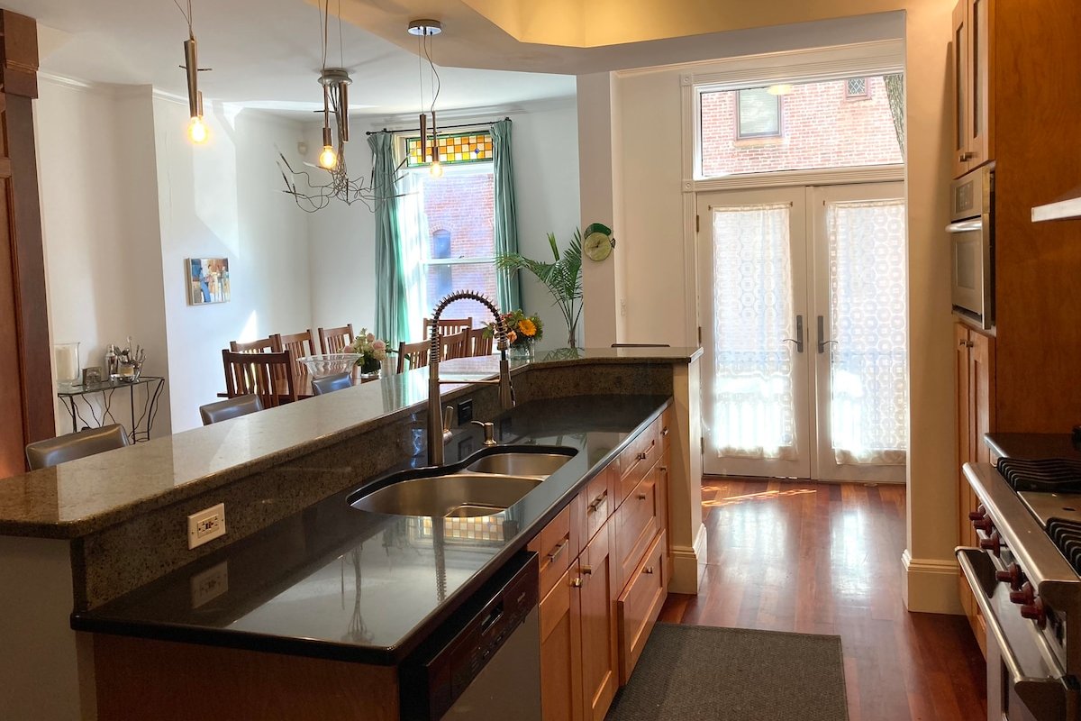 Contemporary home in Historic Back Bay Boston gallery image 5