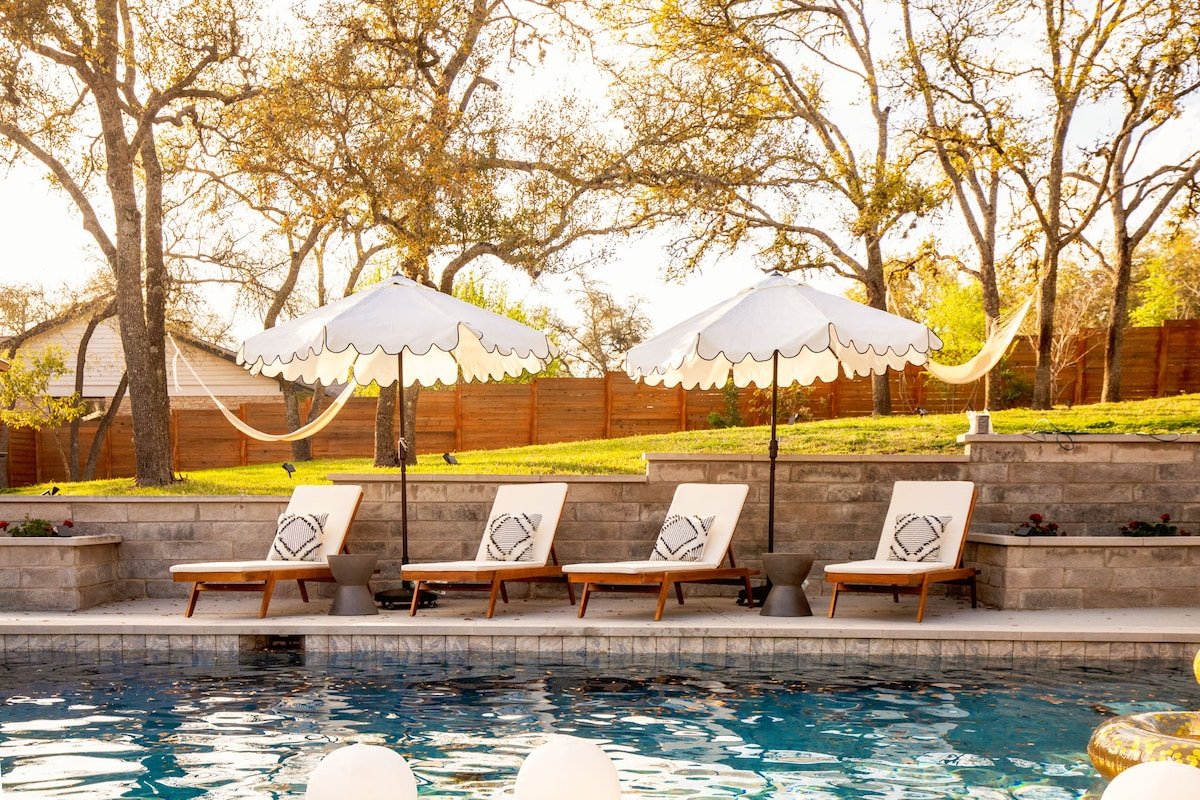 Austin Escape on 1 Acre | Pool • Hot Tub • Theater gallery image 4