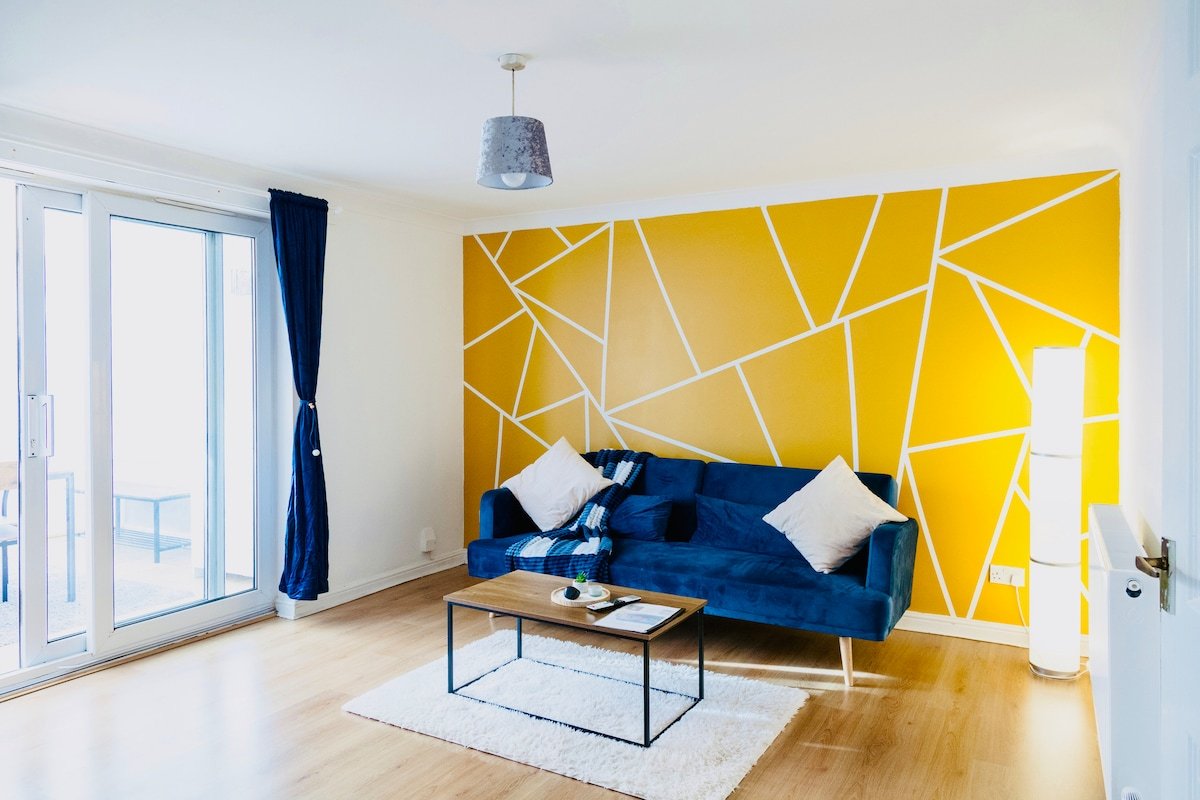 Bright & Spacious 3BR | 2.5 Bath| Garden, Parking gallery image 2