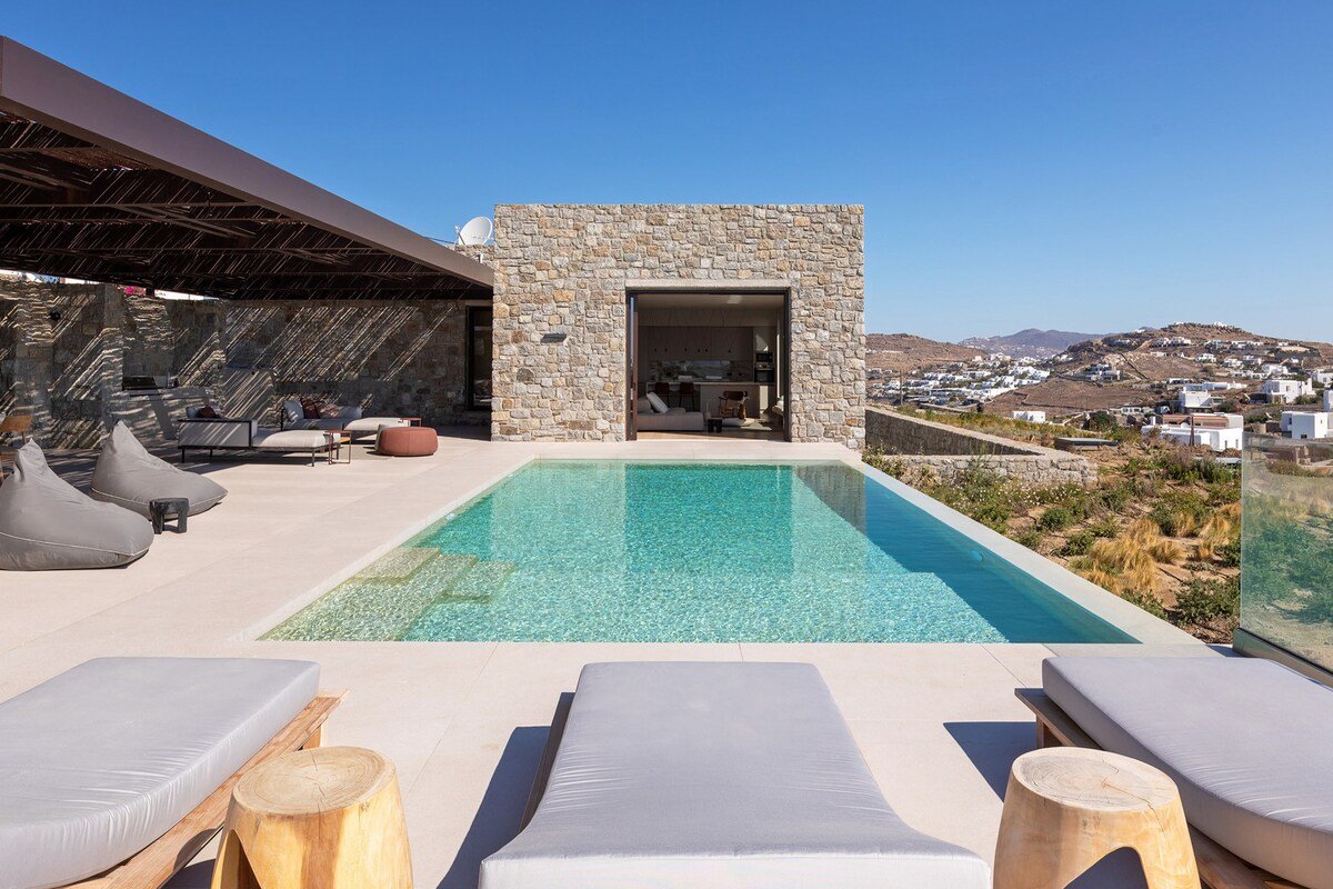 “Avalon Above” by Aqualiving Villas gallery image 4