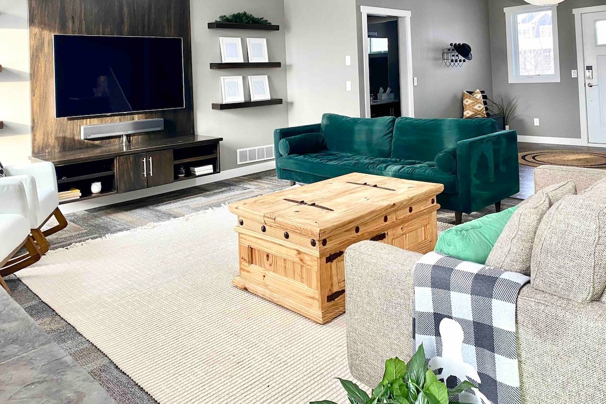 The Modern Sanctuary | 5 BR’s | 3mi TPC | 2mi NSC gallery image 5