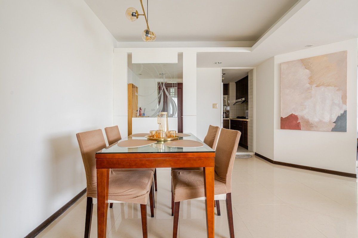 Spacious 3BR Daan Park | Elevator | For Families gallery image 4