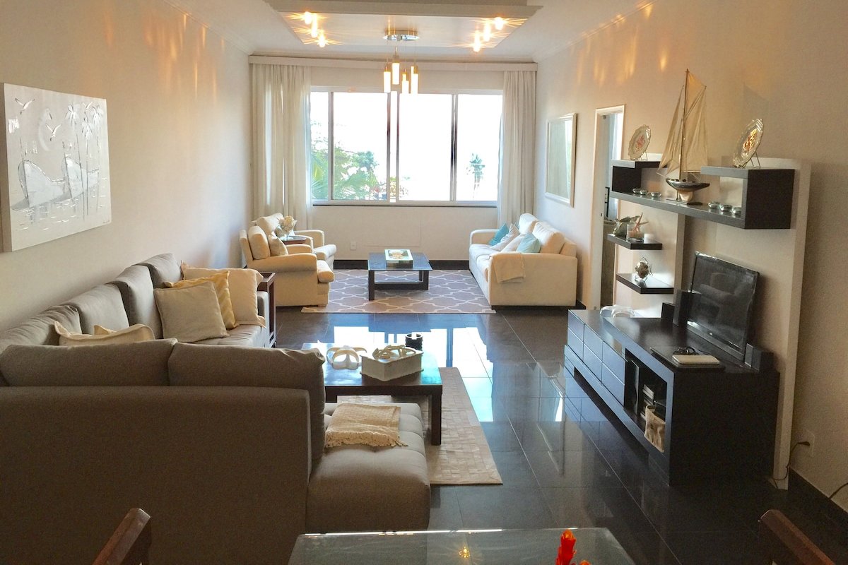 Beach Front Copacabana Condo with Ocean Views! gallery image 3