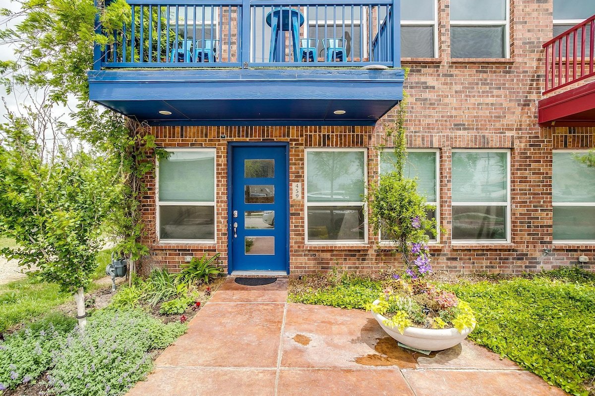 New Luxury 2000 SF Townhome in S. MAIN AREA gallery image 4