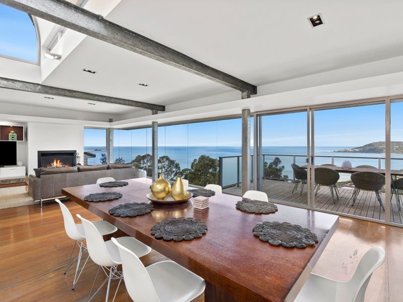 Vue de Vague -TESLA EVC- Luxury on top of Lorne!