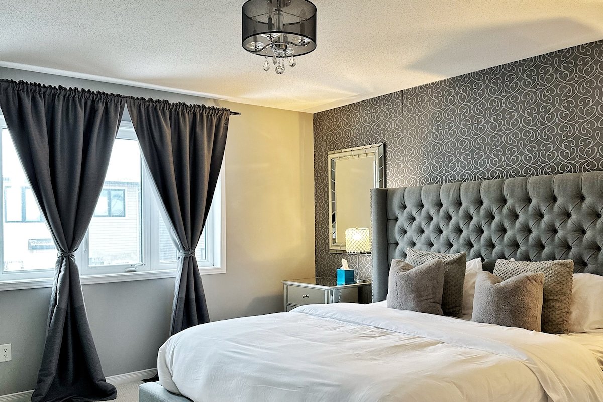 Modern 4BED Home in Kanata gallery image 2