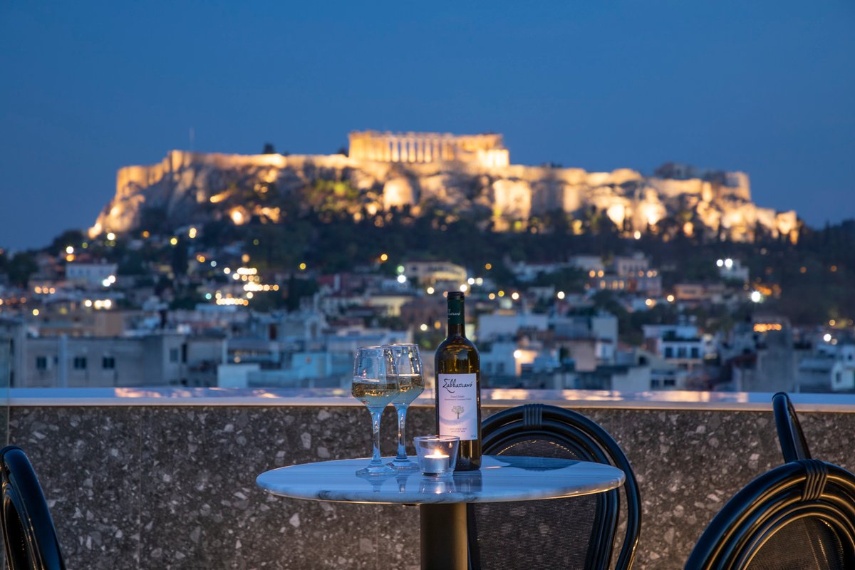 An awarded apartment for its luxury @ Athens heart