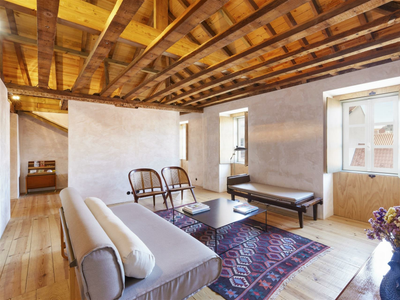 Under a Wooden Sky – Design Apt at Lisbon Downtown