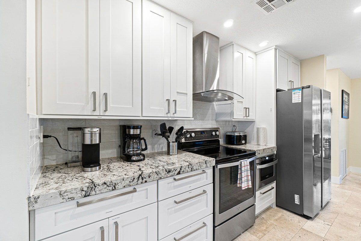 By The Sea Vacation Villas 5 Star 4min. to beach gallery image 4