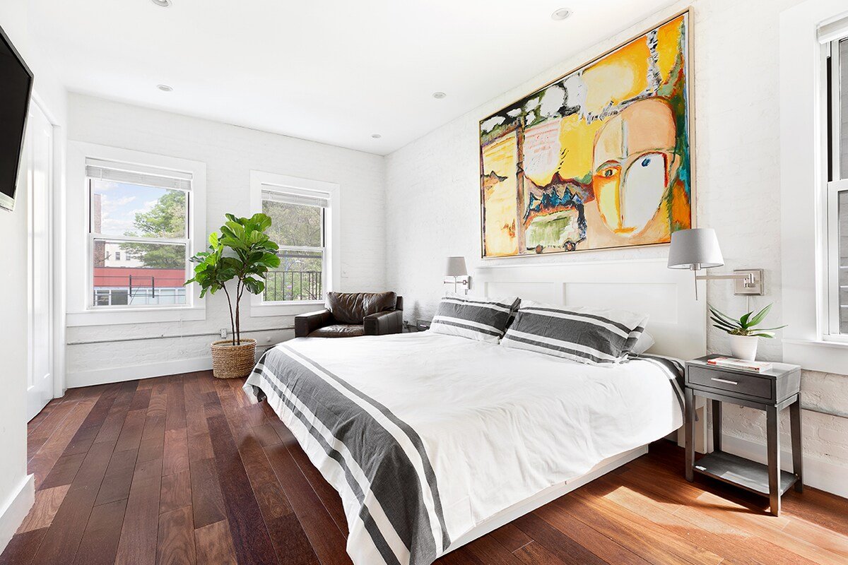 Beautiful Williamsburg Townhouse 4 bed / 2.5 bath gallery image 5