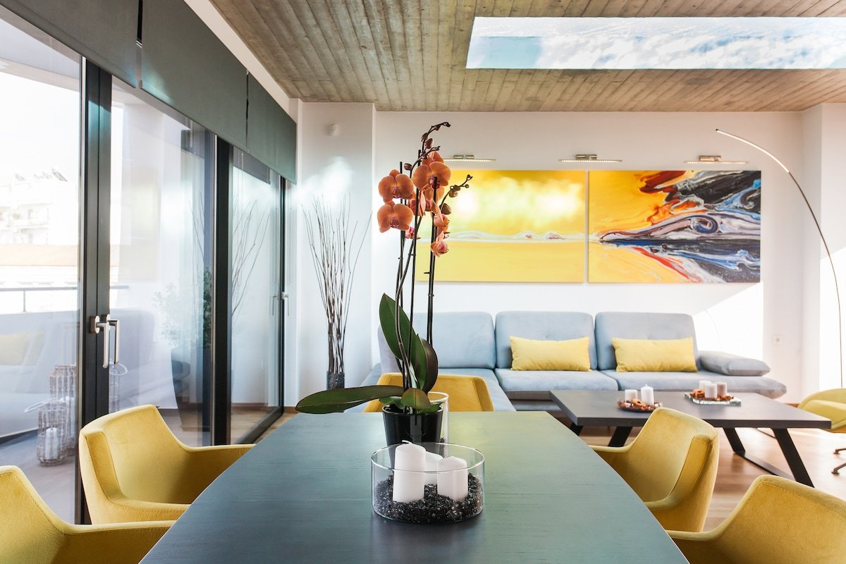 The HostMaster Persephone Skyline Pool Oasis gallery image 2