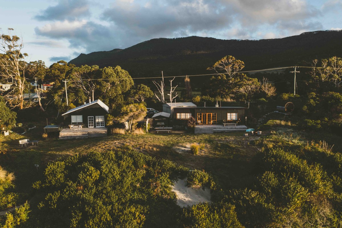 Sea Dragon Shacks- beachfront