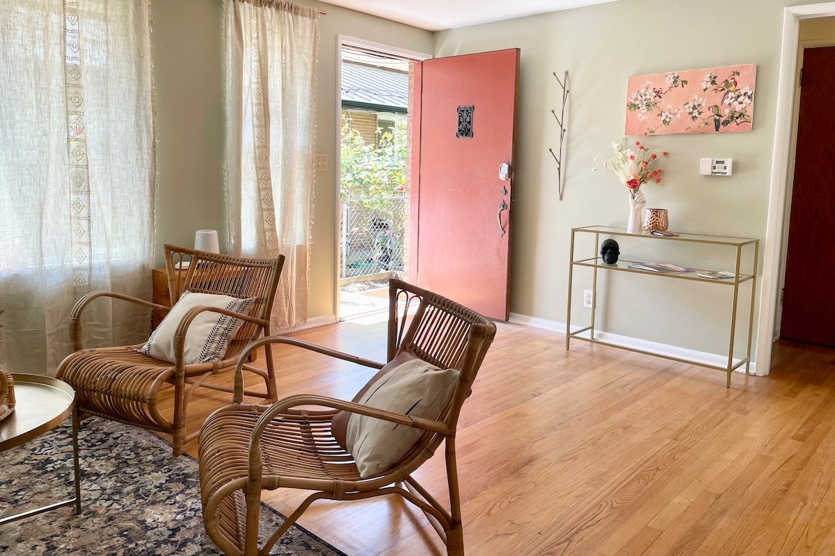 Fremont Nirvana | Chic Townhome Near Bars & Eats gallery image 5