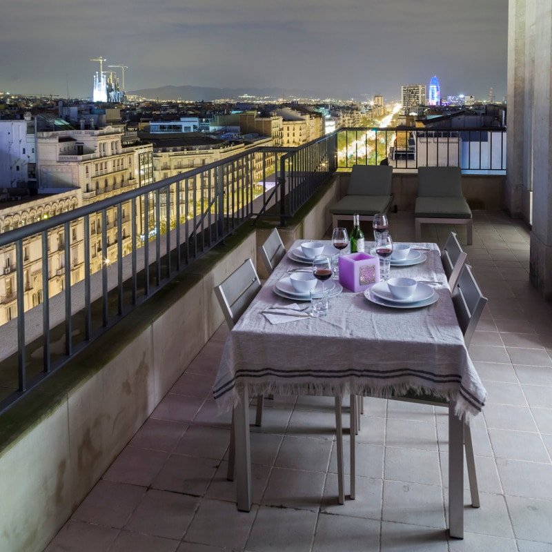 Paseo de Gracia with Terrace: Love! gallery image 3