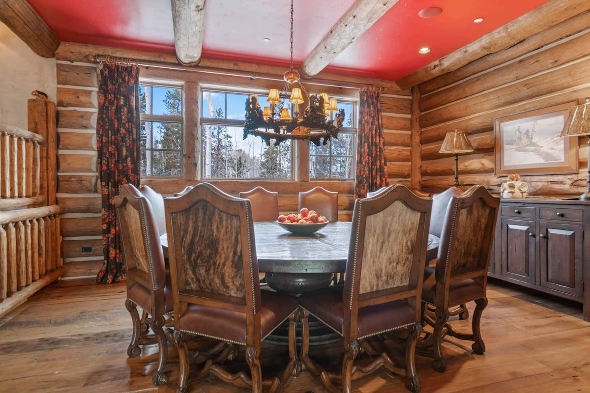 LX 313 Strawberry Park 7 Bedroom Platinum gallery image 3