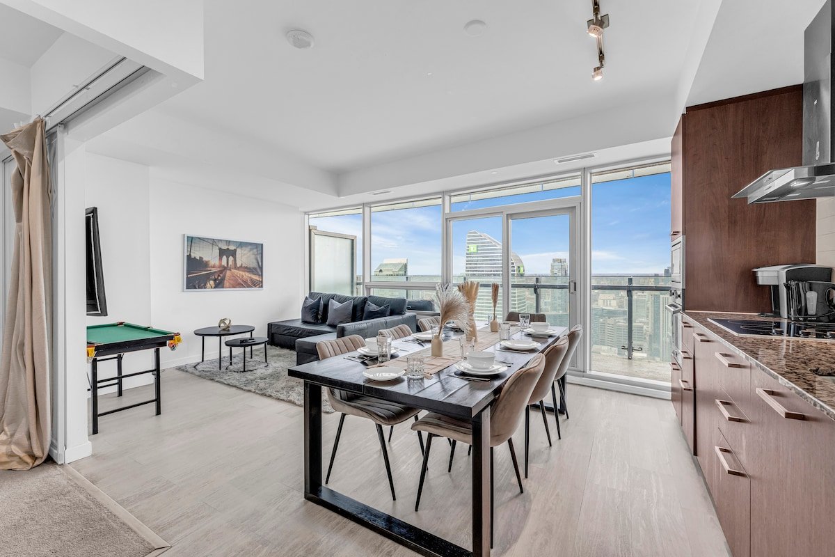 60th Floor Panoramic Sunset Skyline 5beds Condo gallery image 5