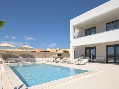 Jako Villa, a few meters away from the beach