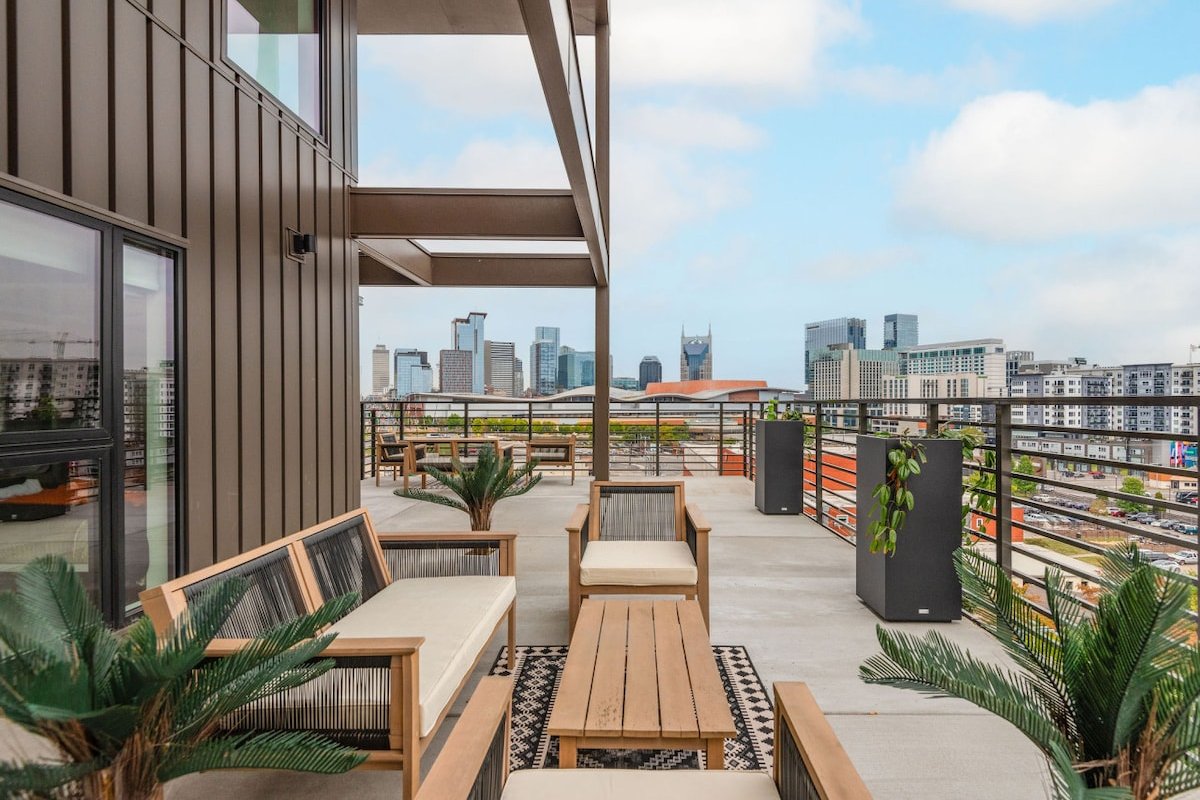 Dreamy Penthouse | Festive Christmas Escape gallery image 2