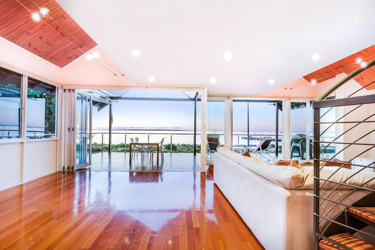 Bluehaven Beach Retreat – Beachfront Luxury gallery image 5