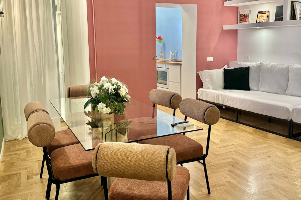 Alma de Chiaja-DeluxeDuplex“Le Palme”super central gallery image 3