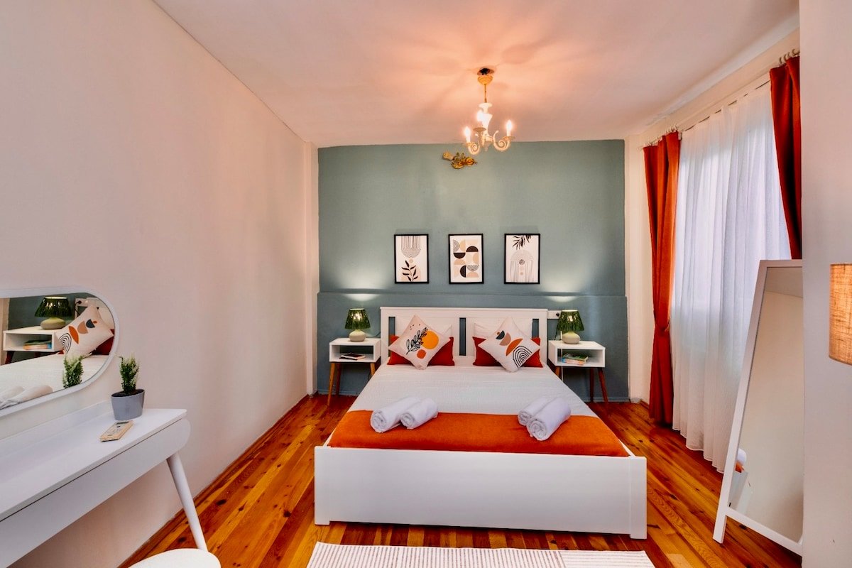 Central 5 BR,5Bath,6AC Triplex Near Galata Tower gallery image 3