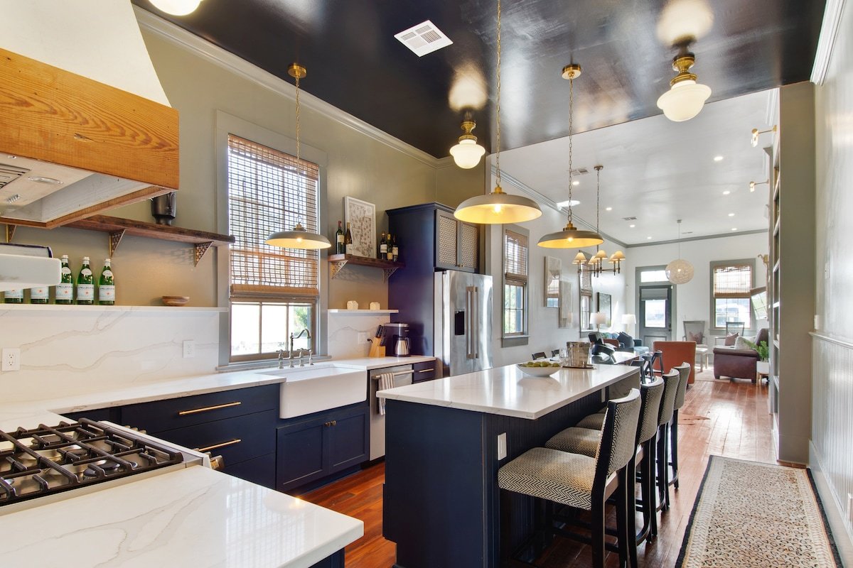 The Prince on Pleasant with a Pool gallery image 5