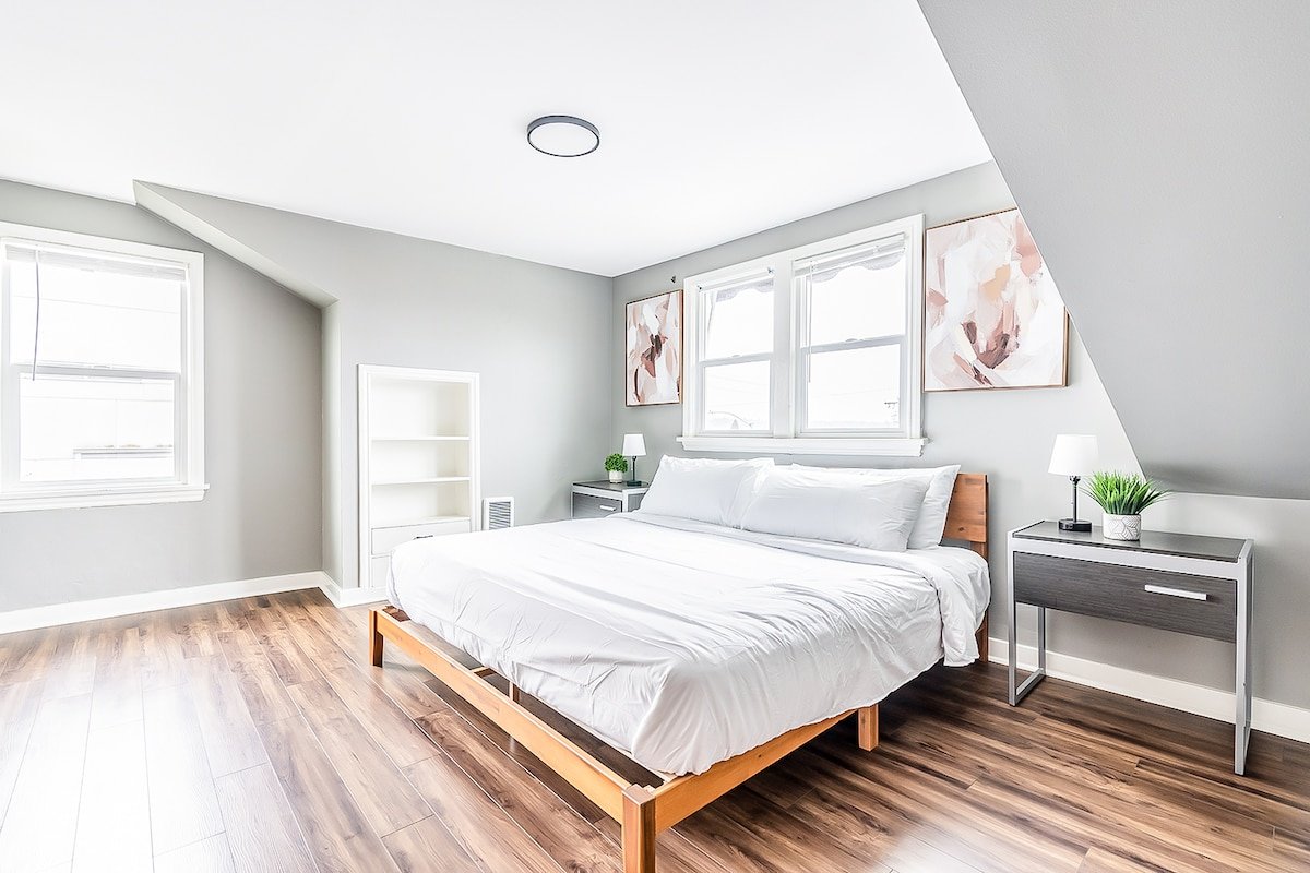 Ballard 9BR | Spacious Group Retreat Near Dining gallery image 5