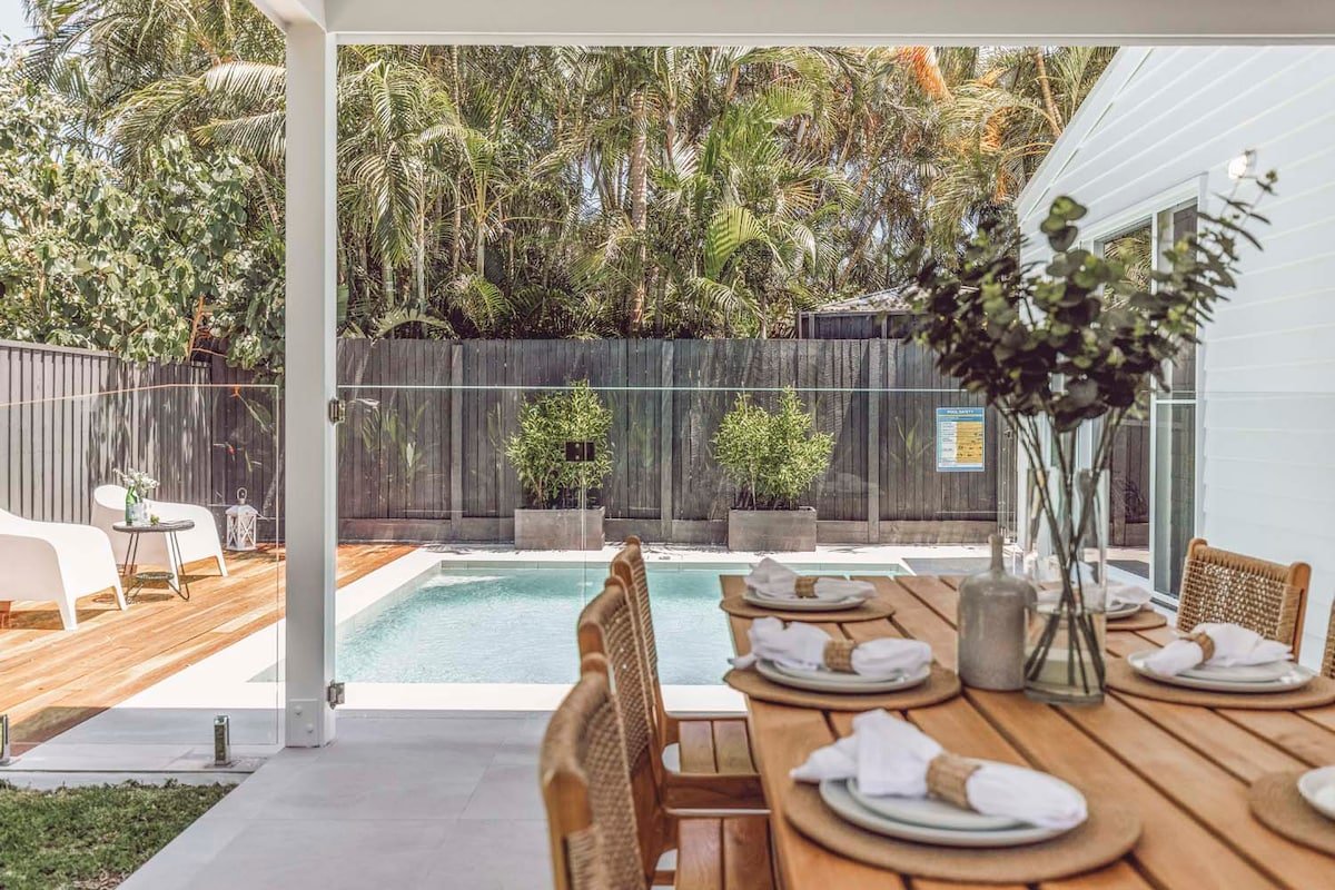 Paradise on Pacific ~ Luxurious Noosa Beach House gallery image 3