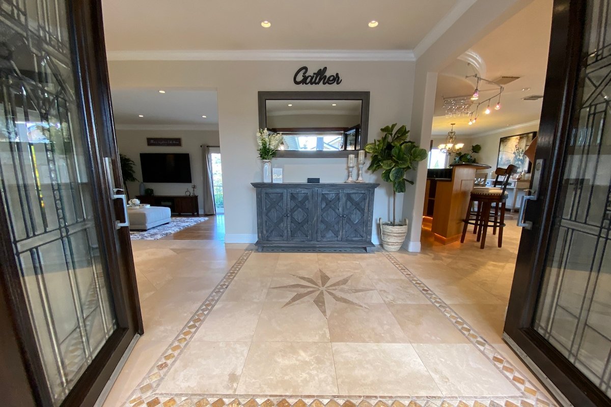 Exquisite Glendale Hills Pool Home with Views!!! gallery image 4