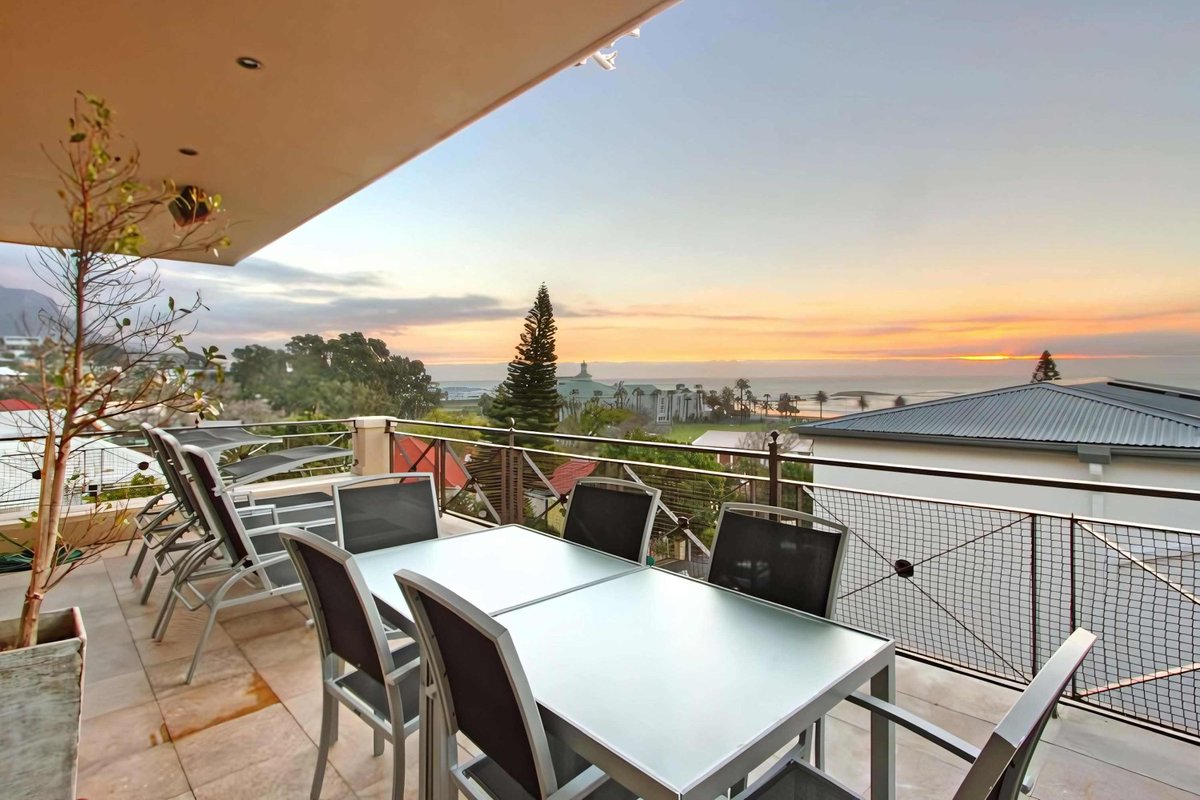 Beachside Views Apartment – 3 mins from the beach