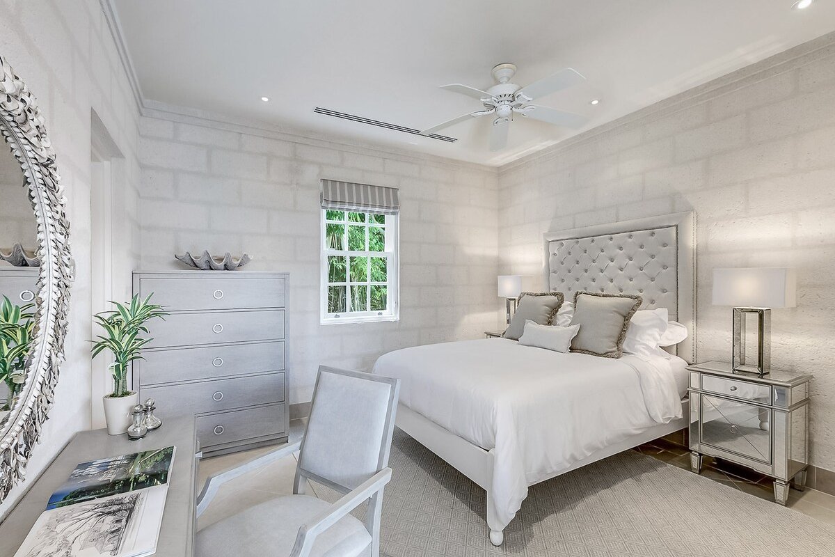 Westland Heights Villa, St James sleeps 10 gallery image 3