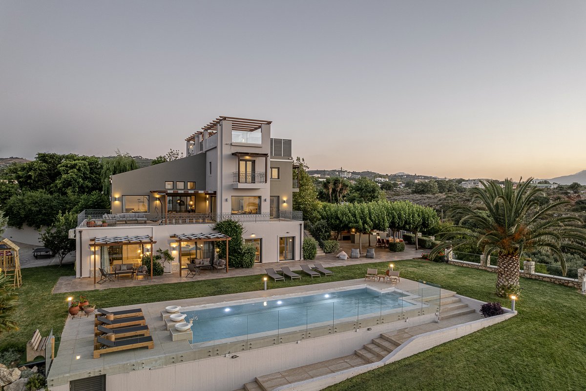 Villa Heora – The Floating Residence