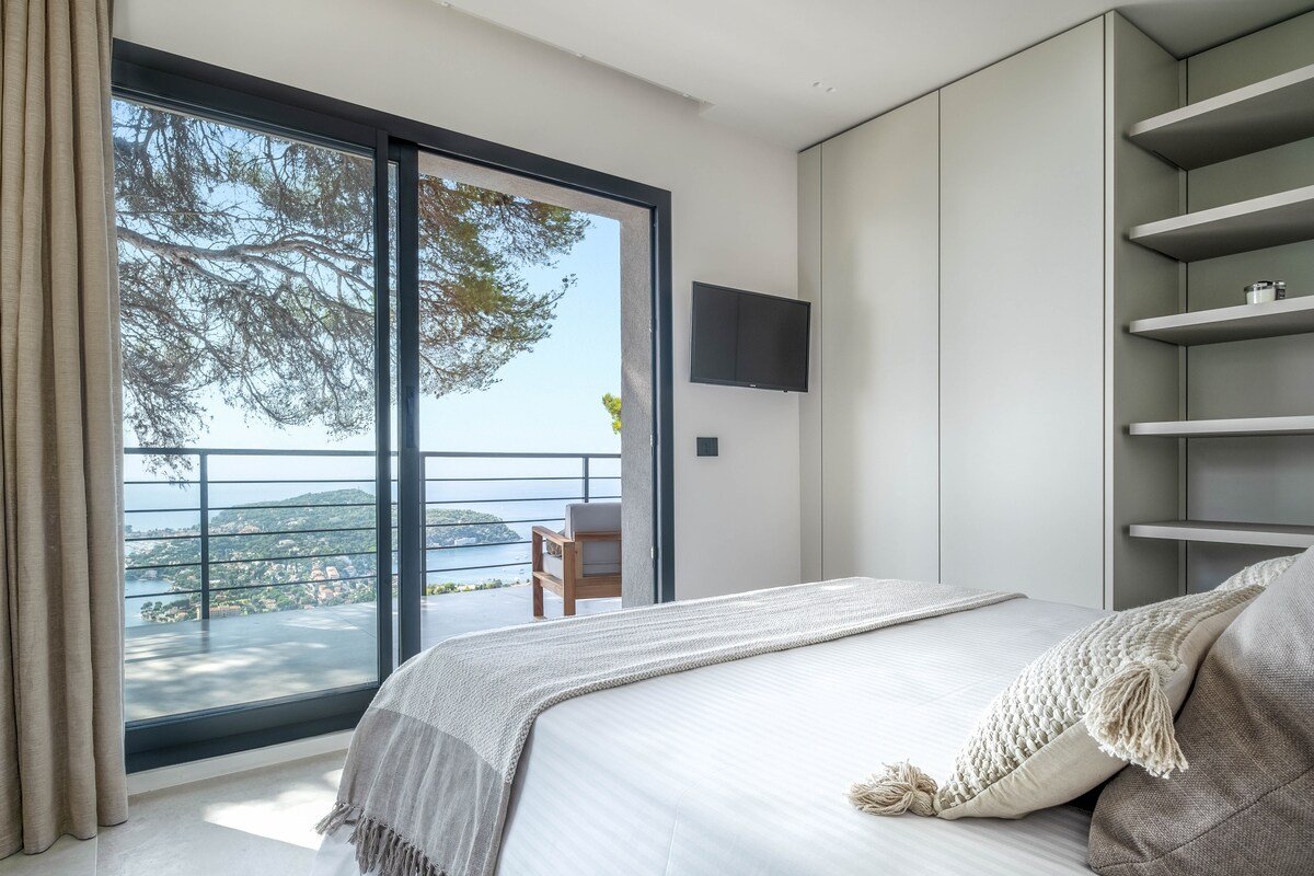 Villa Vistamare by iVillamia .com gallery image 3