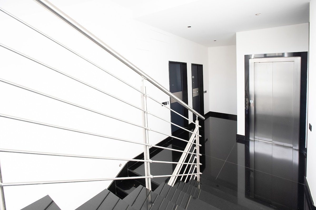 Spazioso appartamento lungomare Napoli gallery image 4