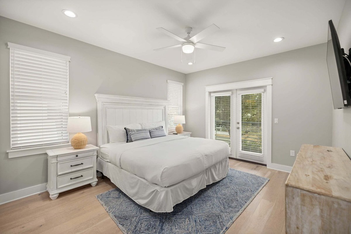 8BR Destin Escape with Pool, Hot Tub and Game Room gallery image 5